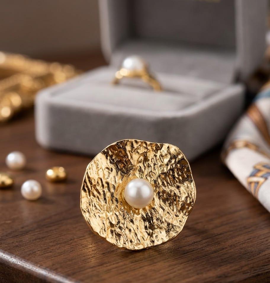 Abstract Disc Pearl Ring